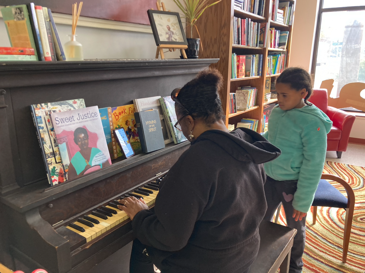Library | East Lake Language and Arts | ELLA Library